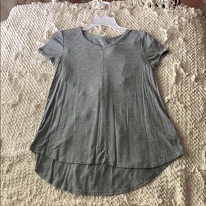 Grey t-shirt soft and flowy cute every day look .